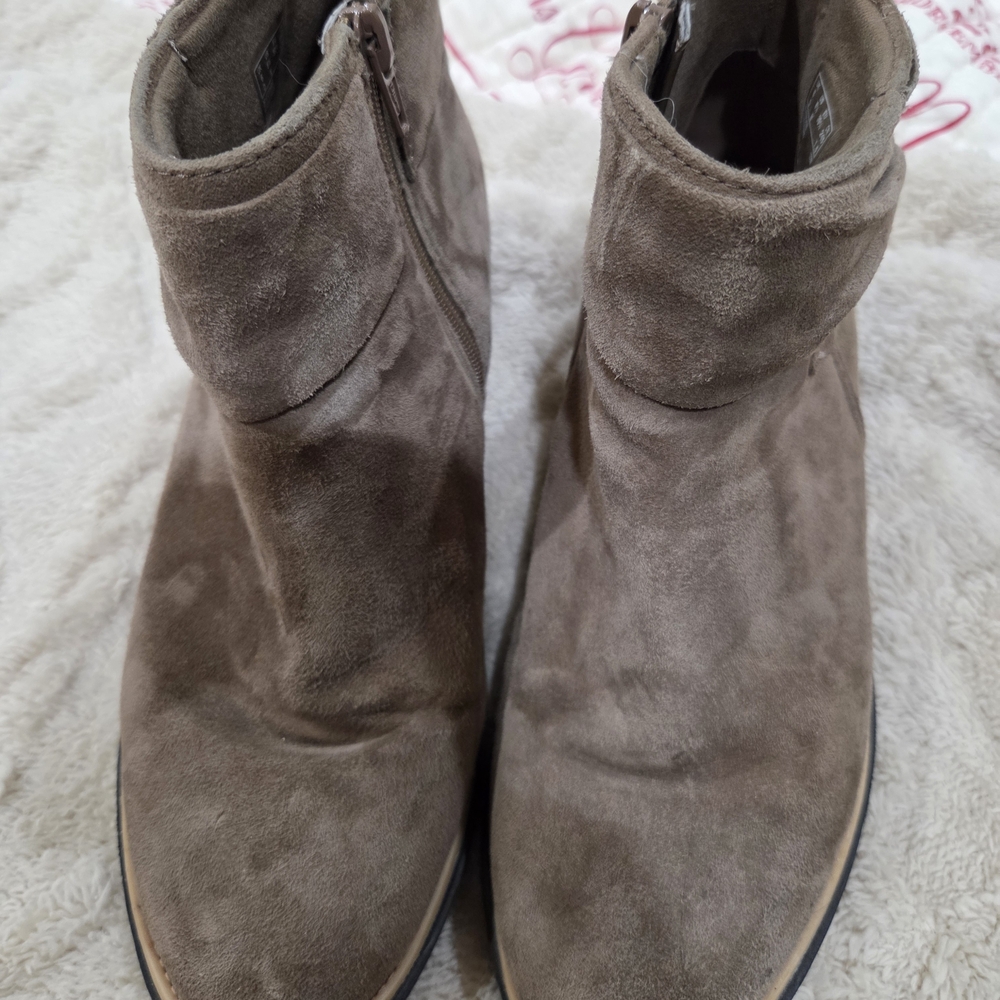 Clarks Women's Suede Ankle Boots - Brown 8.5M